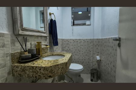 Casa de condomínio para alugar com 360m², 5 quartos e 3 vagasLavabo