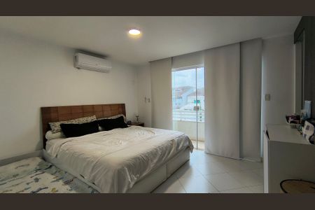 Casa de condomínio para alugar com 360m², 5 quartos e 3 vagasSuíte 1