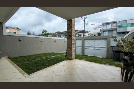 Casa de condomínio para alugar com 360m², 5 quartos e 3 vagasQuintal 