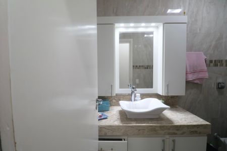 Apartamento para alugar com 128m², 3 quartos e sem vagaBanheiro Social