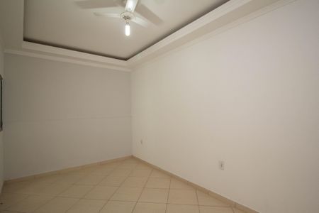 Casa para alugar com 30m², 1 quarto e sem vaga Casa para alugar com 30m², 1 quarto e sem vagaSala/Quarto