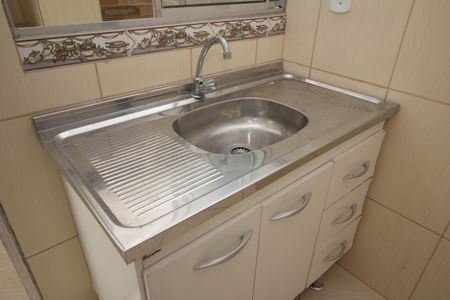 Cozinha de casa para alugar com 1 quarto, 30m² em Jardim Sao Jose, São Paulo