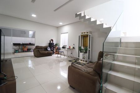 Sala de casa para alugar com 3 quartos, 150m² em Laranjeiras, Uberlândia