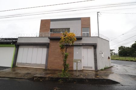 Casa para alugar com 150m², 3 quartos e 2 vagasFachada