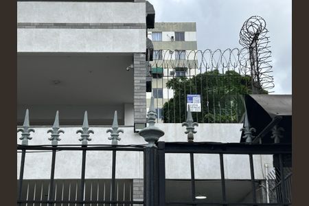 Apartamento para alugar com 70m², 2 quartos e 1 vagaFachada + plaquinha