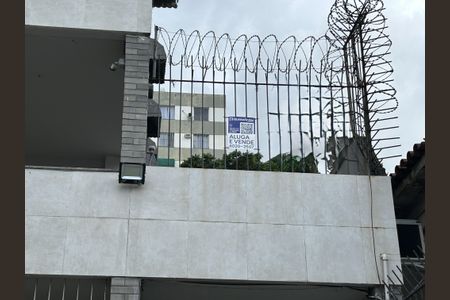 Apartamento para alugar com 70m², 2 quartos e 1 vagaFachada + plaquinha