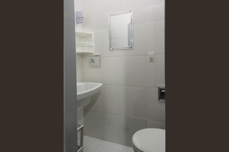 Banheiro da Suíte de apartamento para alugar com 1 quarto, 64m² em Gonzaga, Santos