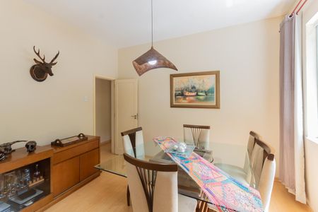 Apartamento à venda com 110m², 2 quartos e sem vagaSala