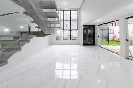 Sala de casa à venda com 3 quartos, 156m² em Santa Lúcia, Belo Horizonte