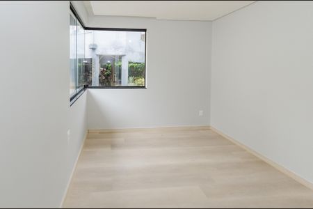 Casa à venda com 156m², 3 quartos e 4 vagas Casa à venda com 156m², 3 quartos e 4 vagasQuarto 2