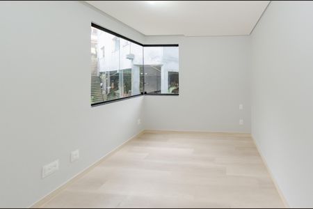 Casa à venda com 156m², 3 quartos e 4 vagas Casa à venda com 156m², 3 quartos e 4 vagasQuarto 1