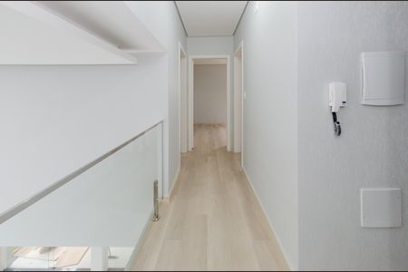 Casa à venda com 156m², 3 quartos e 4 vagas Casa à venda com 156m², 3 quartos e 4 vagasCorredor