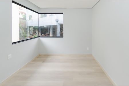 Casa à venda com 156m², 3 quartos e 4 vagas Casa à venda com 156m², 3 quartos e 4 vagasQuarto 2