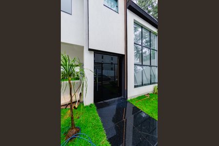 Casa à venda com 156m², 3 quartos e 4 vagas Casa à venda com 156m², 3 quartos e 4 vagasÁrea externa