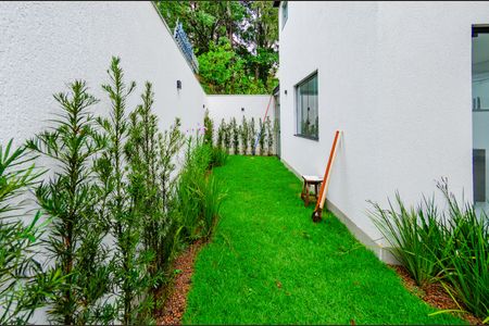 Casa à venda com 156m², 3 quartos e 4 vagas Casa à venda com 156m², 3 quartos e 4 vagasÁrea externa