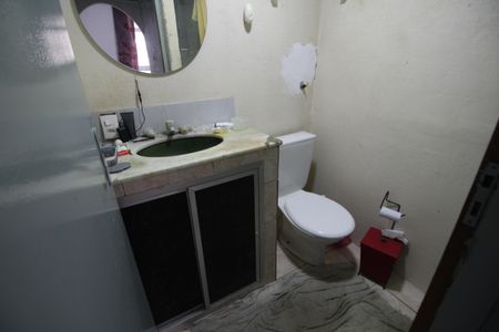 Banheiro de apartamento para alugar com 1 quarto, 42m² em Taquara, Rio de Janeiro