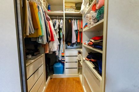 Apartamento à venda com 163m², 4 quartos e 3 vagasCloset da suíte 2