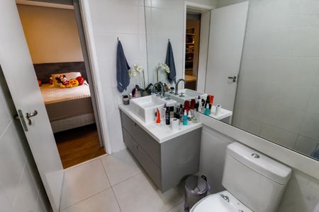 Apartamento à venda com 163m², 4 quartos e 3 vagasBanheiro da Suíte 2