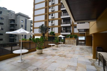 Apartamento para alugar com 55m², 1 quarto e 1 vaga Apartamento para alugar com 55m², 1 quarto e 1 vagaÁrea Comum - Piscina