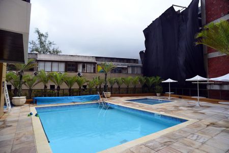 Apartamento para alugar com 55m², 1 quarto e 1 vaga Apartamento para alugar com 55m², 1 quarto e 1 vagaÁrea Comum - Piscina