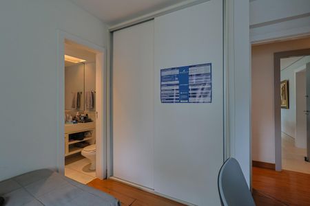 Apartamento à venda com 176m², 4 quartos e 4 vagasSuíte 1