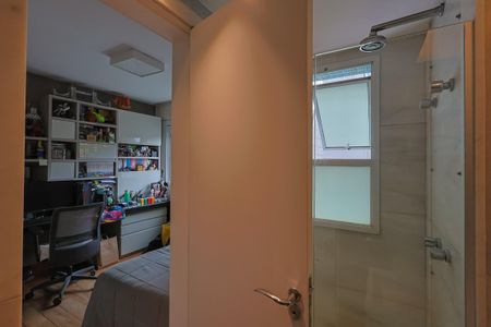 Apartamento à venda com 176m², 4 quartos e 4 vagasBanheiro da Suíte 1