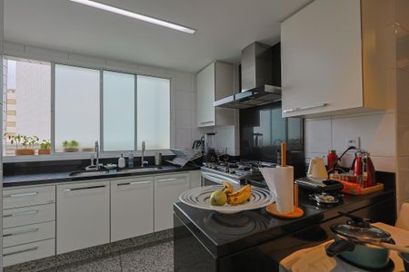 Apartamento à venda com 176m², 4 quartos e 4 vagasCozinha