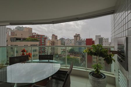 Apartamento à venda com 176m², 4 quartos e 4 vagasVaranda