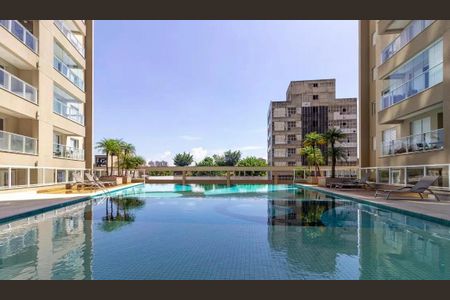 Apartamento à venda com 76m², 3 quartos e 2 vagas Apartamento à venda com 76m², 3 quartos e 2 vagasÁrea comum - Piscina