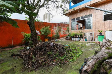 Casa à venda com 370m², 3 quartos e 8 vagas Casa à venda com 370m², 3 quartos e 8 vagasQuintal