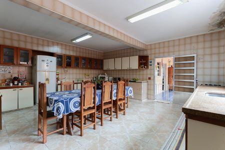 Casa à venda com 370m², 3 quartos e 8 vagas Casa à venda com 370m², 3 quartos e 8 vagasCozinha