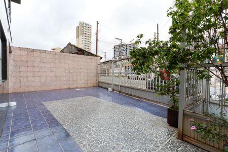 Casa à venda com 370m², 3 quartos e 8 vagas Casa à venda com 370m², 3 quartos e 8 vagasEntrada e garagem
