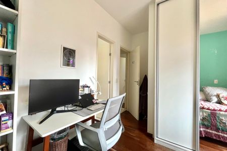 Casa de condomínio à venda com 181m², 4 quartos e 3 vagasSuite 2