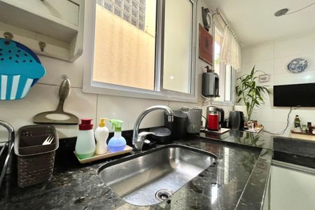 Casa de condomínio à venda com 181m², 4 quartos e 3 vagasCozinha