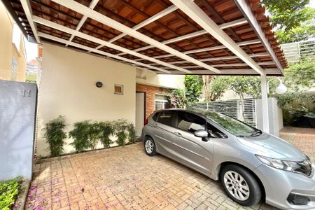 Casa de condomínio à venda com 181m², 4 quartos e 3 vagasGaragem