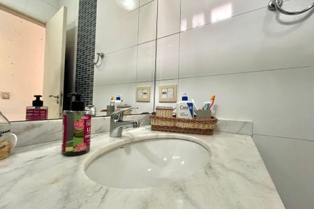 Casa de condomínio à venda com 181m², 4 quartos e 3 vagasBanheiro da Suíte 3