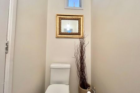 Casa de condomínio à venda com 181m², 4 quartos e 3 vagasLavabo