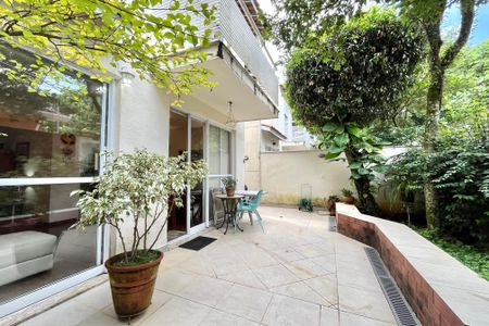 Casa de condomínio à venda com 181m², 4 quartos e 3 vagasÁrea externa