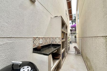 Casa de condomínio à venda com 181m², 4 quartos e 3 vagasÁrea externa