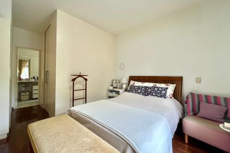 Casa de condomínio à venda com 181m², 4 quartos e 3 vagasSuite 1