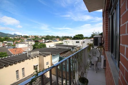 Apartamento à venda com 79m², 2 quartos e 1 vagaVaranda