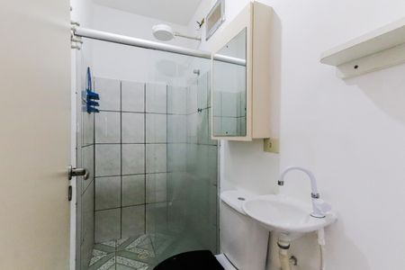 Banheiro de casa para alugar com 1 quarto, 30m² em Jardim Esmeralda, São Paulo