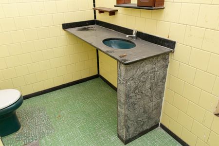 Casa para alugar com 110m², 2 quartos e 1 vagaBanheiro 1