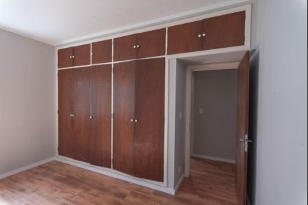 Casa à venda com 213m², 3 quartos e 4 vagasQuarto 2