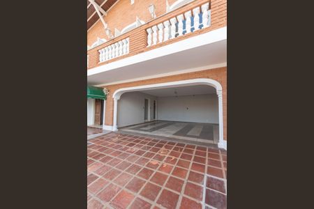 Casa à venda com 213m², 3 quartos e 4 vagasFachada
