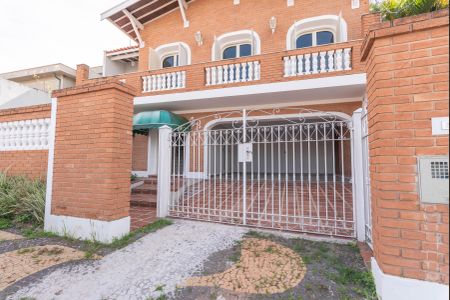 Casa à venda com 213m², 3 quartos e 4 vagasFachada
