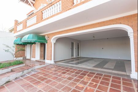 Casa à venda com 213m², 3 quartos e 4 vagasFachada