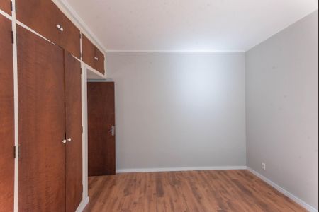 Casa à venda com 213m², 3 quartos e 4 vagasQuarto 2