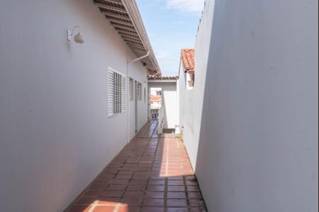 Casa à venda com 213m², 3 quartos e 4 vagasQuintal