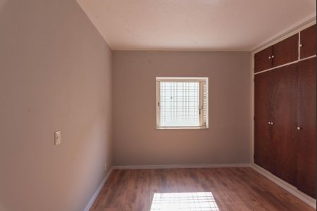 Casa à venda com 213m², 3 quartos e 4 vagasQuarto 2